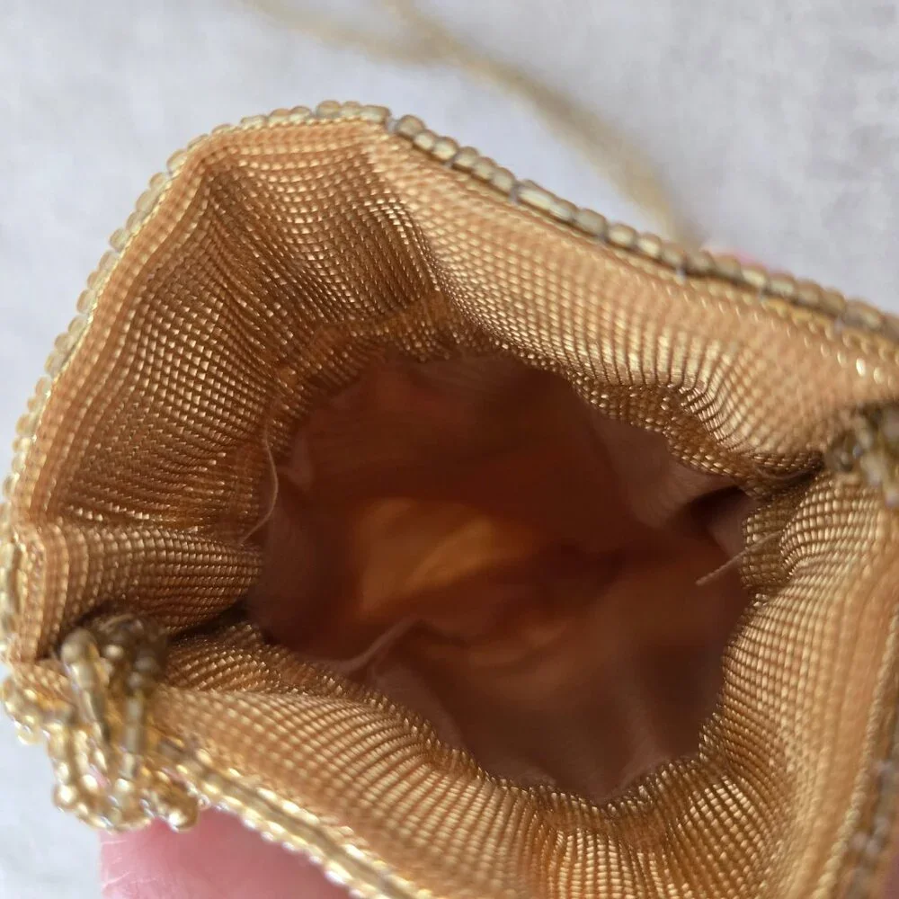 Small gold hand embroidered beaded purse for garden party - Picture 6 of 14